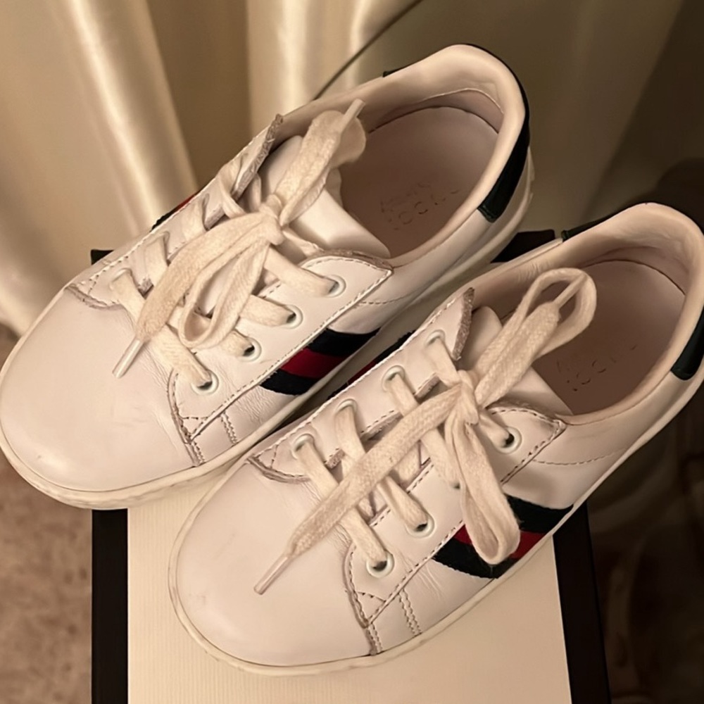 Used Authentic toddler gucci sneaker with box
